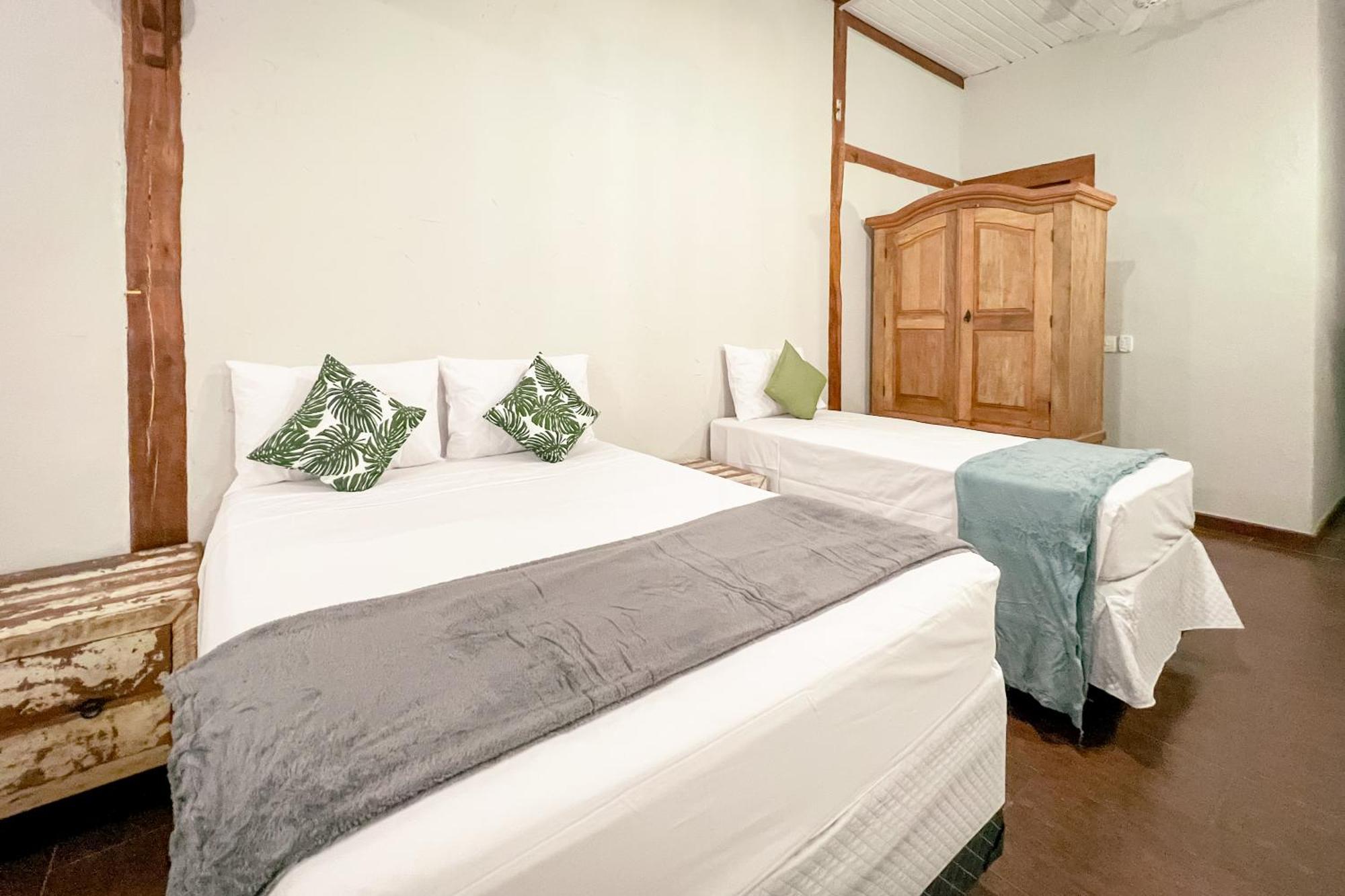 Velinn Canoa Hotel